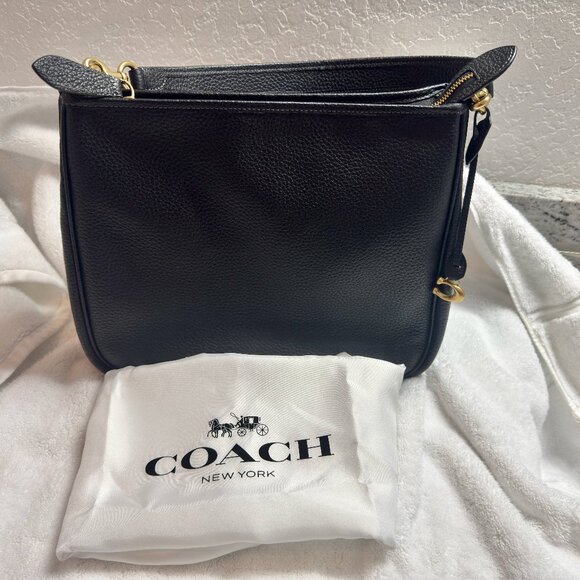 Coach Cary Shoulder bag.  Black with gold hardware - Picture 9 of 14